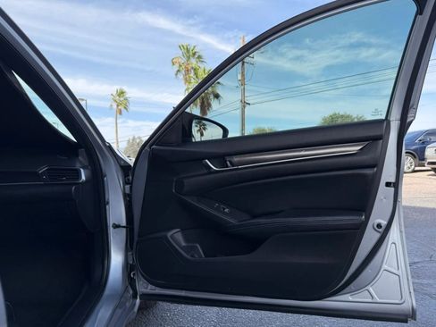 Used 2018 Honda Accord Sport image 33