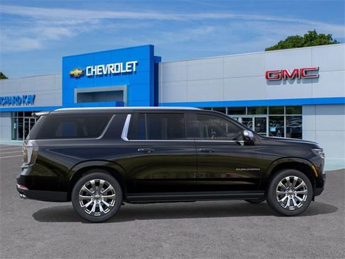 New 2026 Chevrolet Suburban Premier image 5