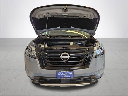 Used 2023 Nissan Pathfinder Platinum w/ Lighting Package (N93) AWD/4WD image 4