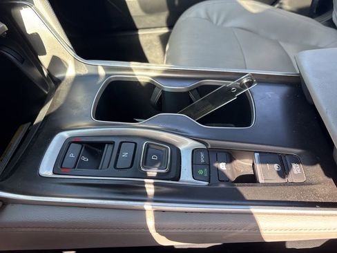 Used 2018 Honda Accord Touring image 25