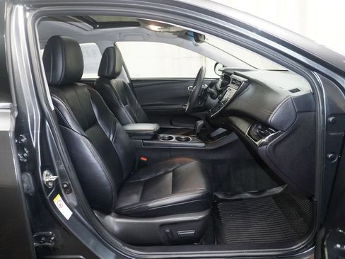 Used 2017 Toyota Avalon XLE Premium w/ All Weather Liner Package FWD image 12