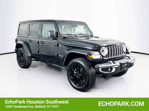 Used 2025 Jeep Wrangler Unlimited Sahara w/ Safety Group AWD/4WD image 1