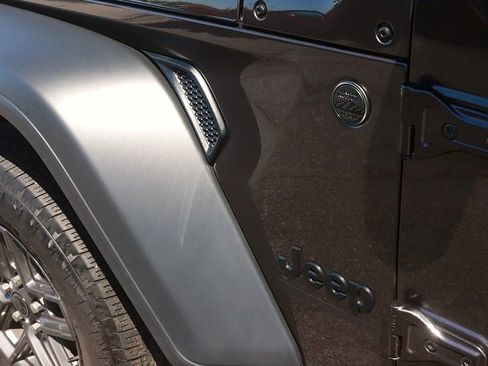 Used 2025 Jeep Wrangler Unlimited Sport AWD/4WD image 10