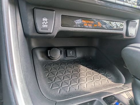 Used 2020 Toyota RAV4 XLE w/ All Weather Liner Package AWD/4WD image 16