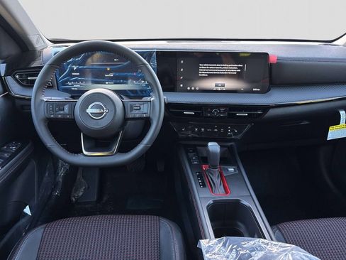 New 2026 Nissan Kicks SR w/ Cold Weather Package image 7