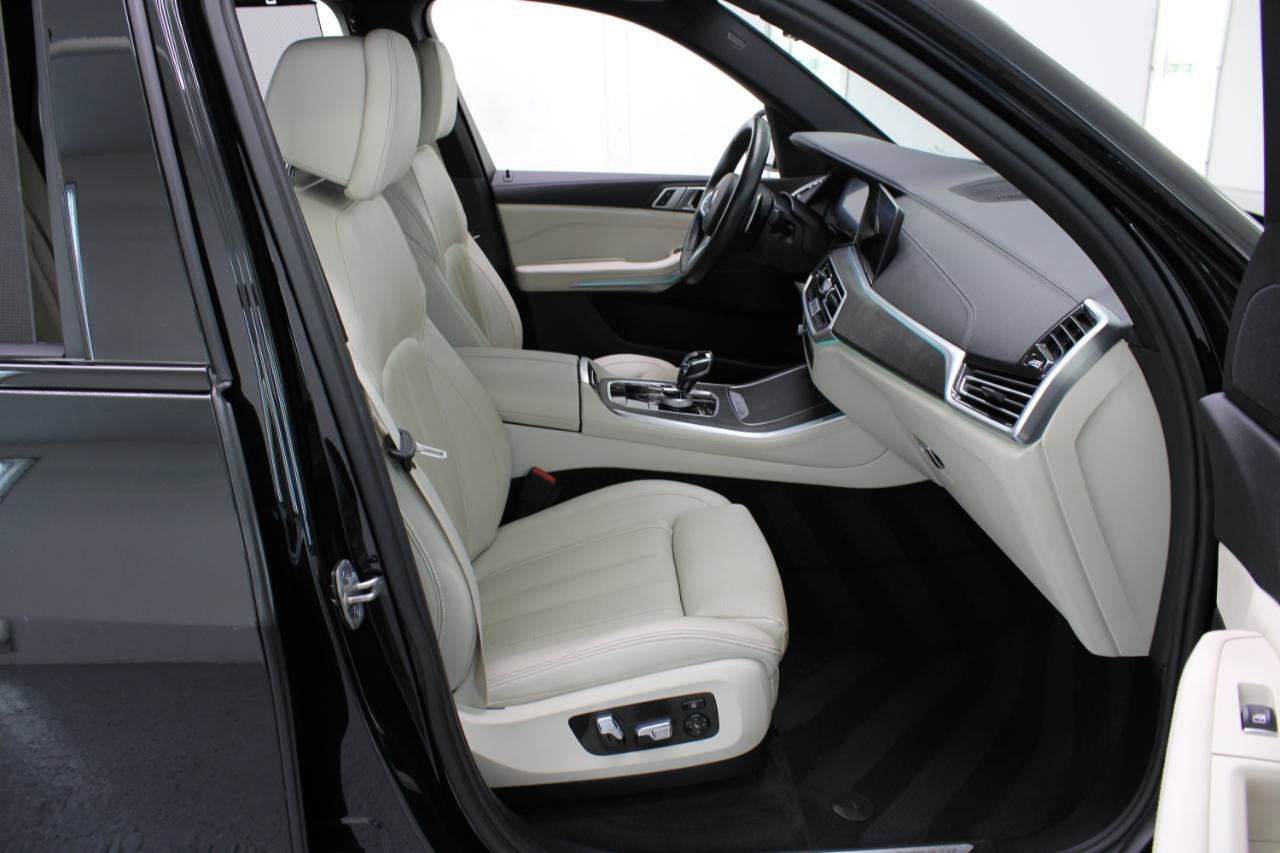 Used 2022 BMW X5 xDrive40i w/ M Sport Package AWD/4WD image 50