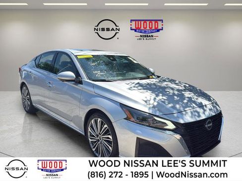 Used 2023 Nissan Altima 2.5 SL FWD image 1