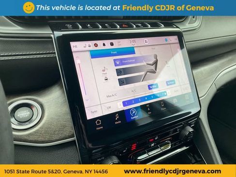 Used 2023 Jeep Grand Cherokee L Limited w/ Black Appearance Package image 17