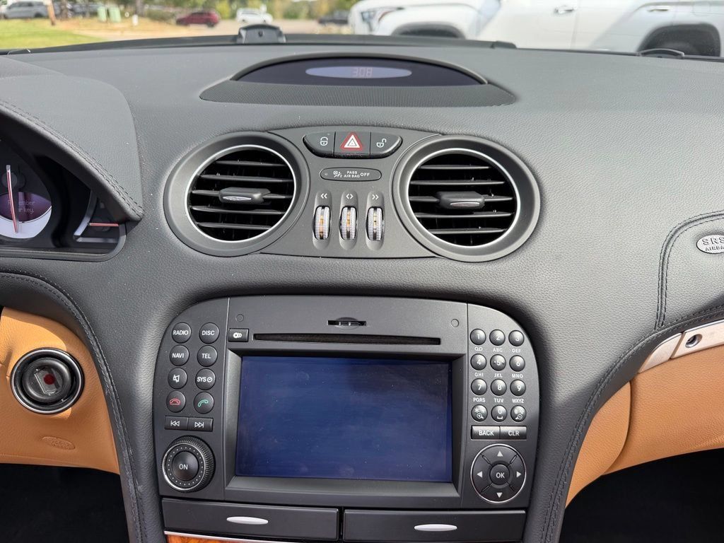 Used 2012 Mercedes-Benz SL 550 image 31