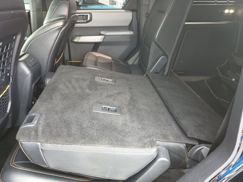 Used 2023 Ford Bronco Badlands w/ Sasquatch Package AWD/4WD image 25