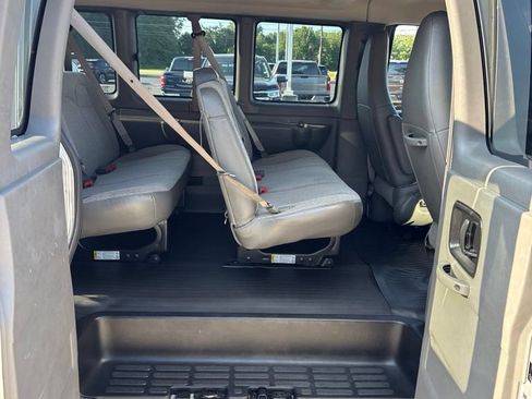 Used 2020 Chevrolet Express 3500 LS RWD image 7