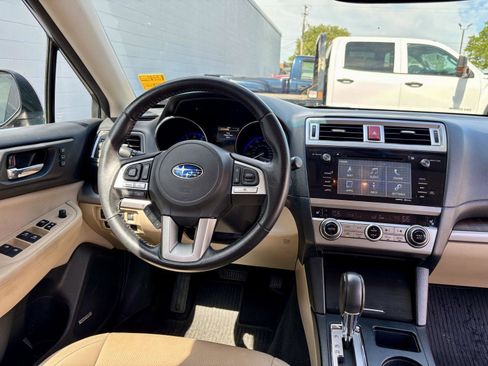 Used 2015 Subaru Outback 2.5i Limited AWD/4WD image 3