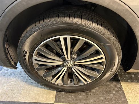 Used 2018 Volkswagen Tiguan SE image 8