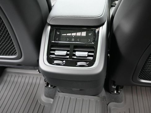 New 2026 Volvo XC60 B5 Ultra w/ Climate Package image 20