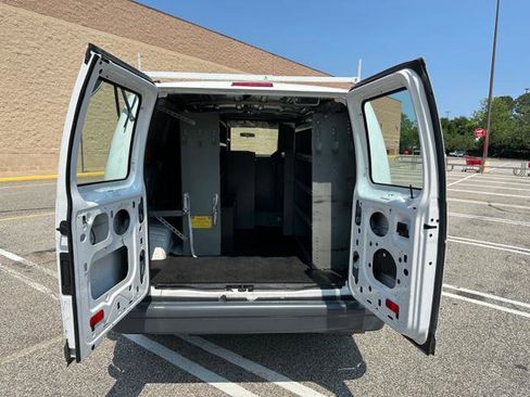 Used 2010 Ford E-250 and Econoline 250 E-250 ( NATURAL GAS) ONLY image 21