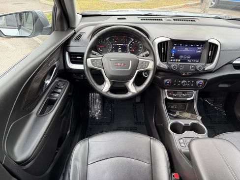 Used 2024 GMC Terrain SLT image 16