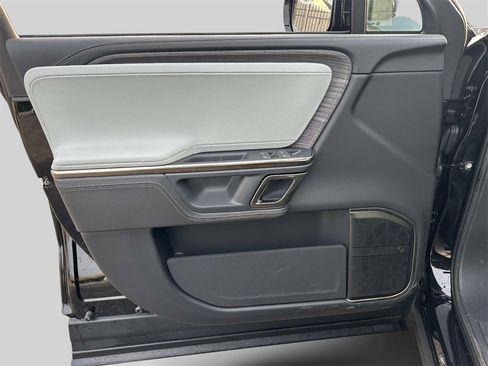 Used 2023 Rivian R1S Adventure image 18