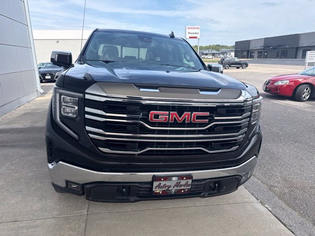 Used 2023 GMC Sierra 1500 SLT w/ SLT Premium Package AWD/4WD image 6