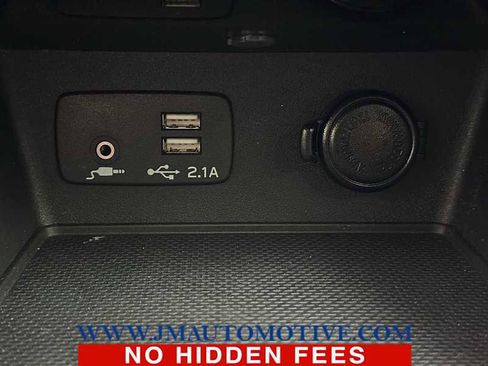 Used 2023 Subaru Forester Premium image 39