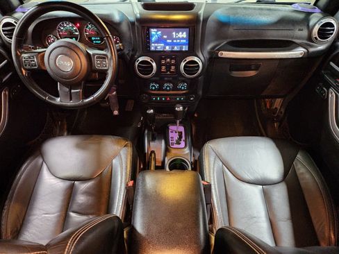 Used 2015 Jeep Wrangler Unlimited Sahara w/ Max Tow Package AWD/4WD image 43