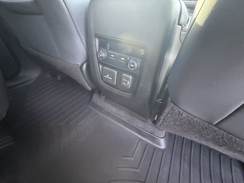 Used 2020 Buick Enclave Essence w/ Sound and Sites Package image 14