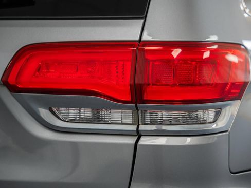 Used 2019 Jeep Grand Cherokee Limited w/ Luxury Group II RWD image 9