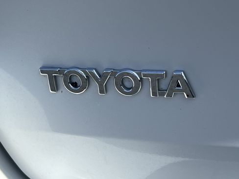 Used 2005 Toyota Sienna XLE AWD/4WD image 9