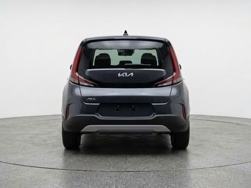 Used 2025 Kia Soul LX w/ LX Technology Package FWD image 7