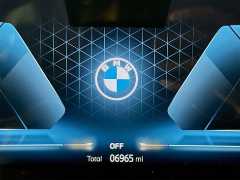 Used 2025 BMW 330i Sedan w/ Premium Package image 12