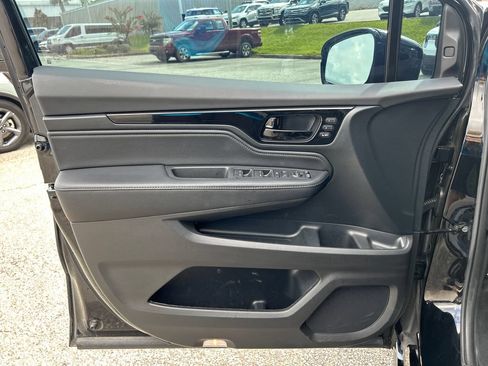 Used 2024 Honda Odyssey Elite image 8