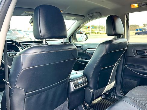 Used 2018 Toyota Highlander Plus image 17