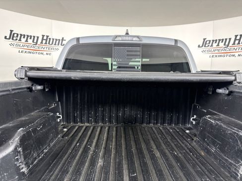 Used 2021 Toyota Tacoma SR5 AWD/4WD image 26