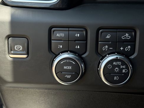 Used 2024 GMC Sierra 2500 Denali Ultimate AWD/4WD image 24