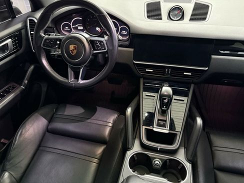 Used 2019 Porsche Cayenne AWD/4WD image 8