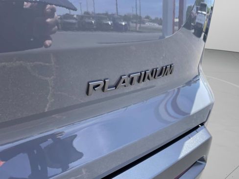 New 2026 Nissan Pathfinder Platinum FWD image 15