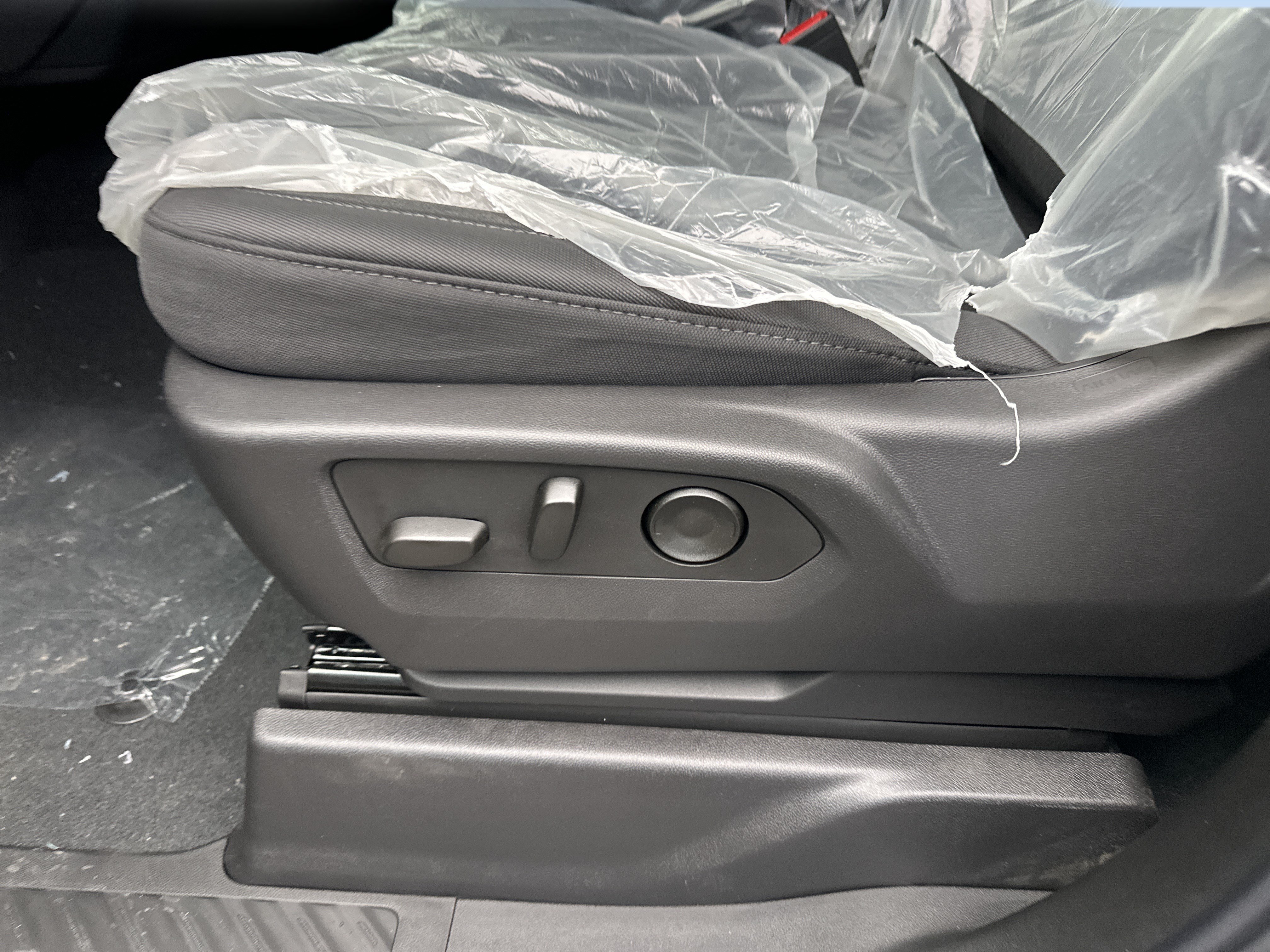 New 2026 Chevrolet Silverado 2500 Custom w/ Custom Value Package AWD/4WD image 12