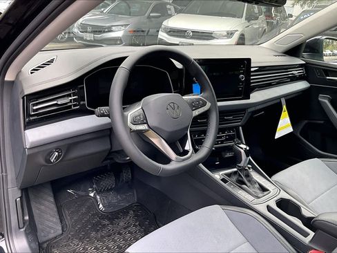 New 2026 Volkswagen Jetta SE image 8