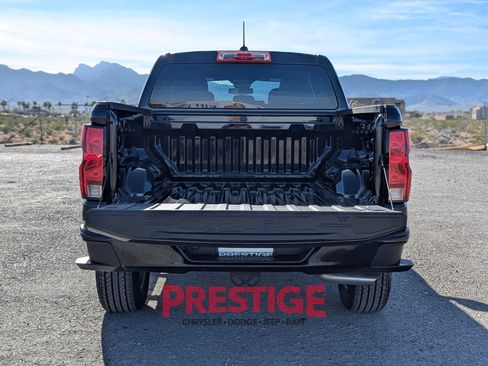 Used 2024 Chevrolet Colorado LT AWD/4WD image 9
