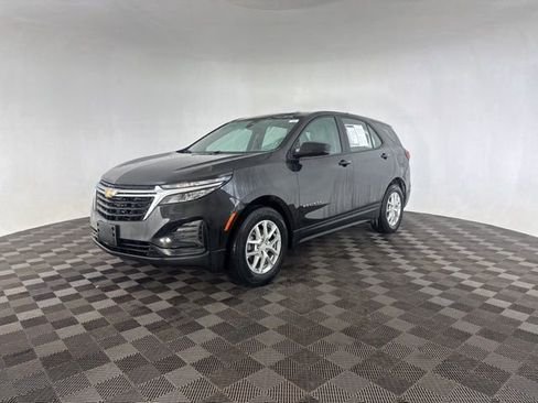 Used 2023 Chevrolet Equinox LS image 4