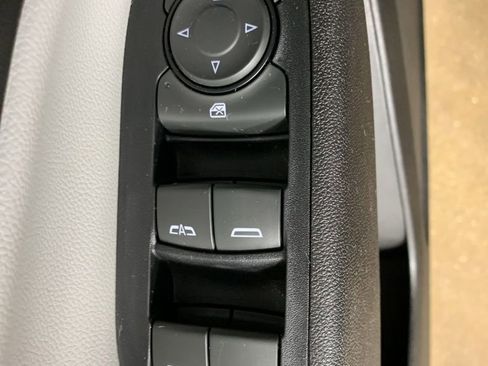 Used 2019 Chevrolet Equinox LS AWD/4WD image 17
