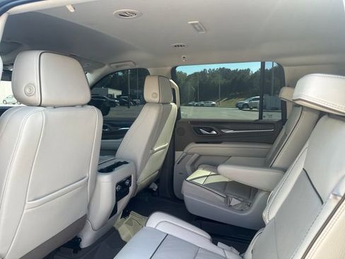 Used 2022 GMC Yukon XL Denali RWD image 16