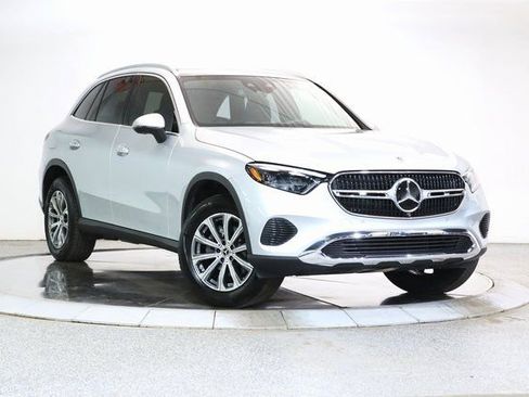 Used 2024 Mercedes-Benz GLC 300 4MATIC w/ Driver Assistance Package image 1