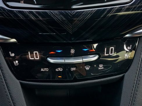 Used 2025 Cadillac XT6 Premium Luxury w/ Technology Package FWD image 23
