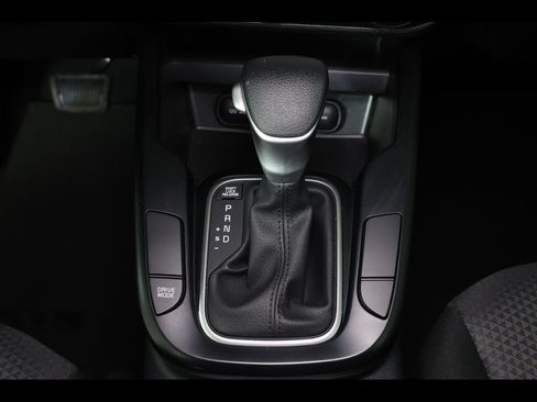 Used 2025 Kia Soul LX w/ LX Technology Package FWD image 9