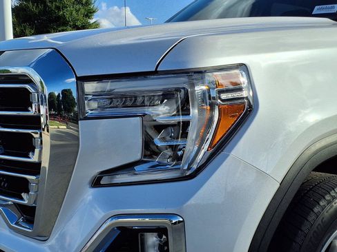 Used 2022 GMC Sierra 1500 SLT RWD image 11