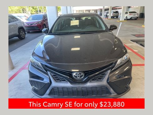 Used 2021 Toyota Camry SE w/ Convenience Package image 1