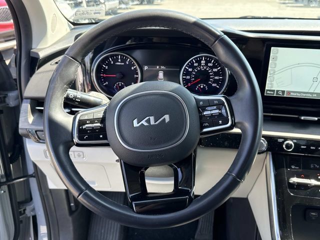 Used 2024 Kia Carnival EX FWD image 16