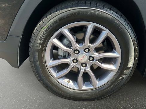 Used 2023 GMC Terrain SLT w/ Tech Package FWD image 10