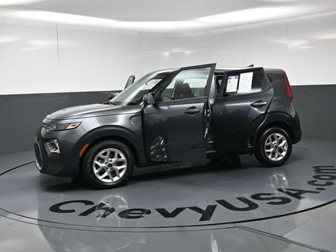 Used 2022 Kia Soul LX w/ Technology Package FWD image 21