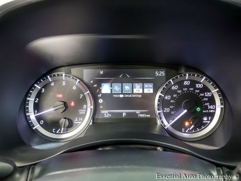Used 2023 Toyota Highlander XLE AWD/4WD image 14